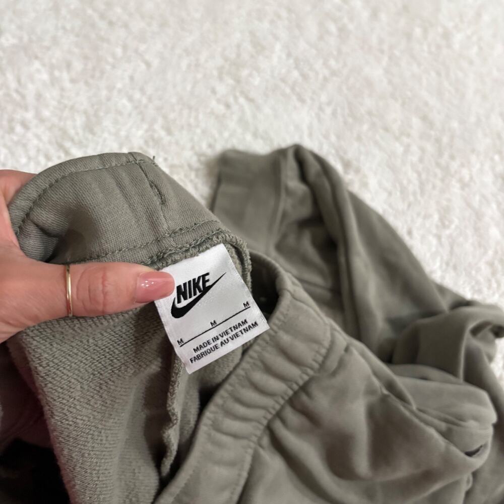 Nike Womens Green Cotton M Preppy Running Athleisure Luxe Sports Loungewear - Picture 6 of 7